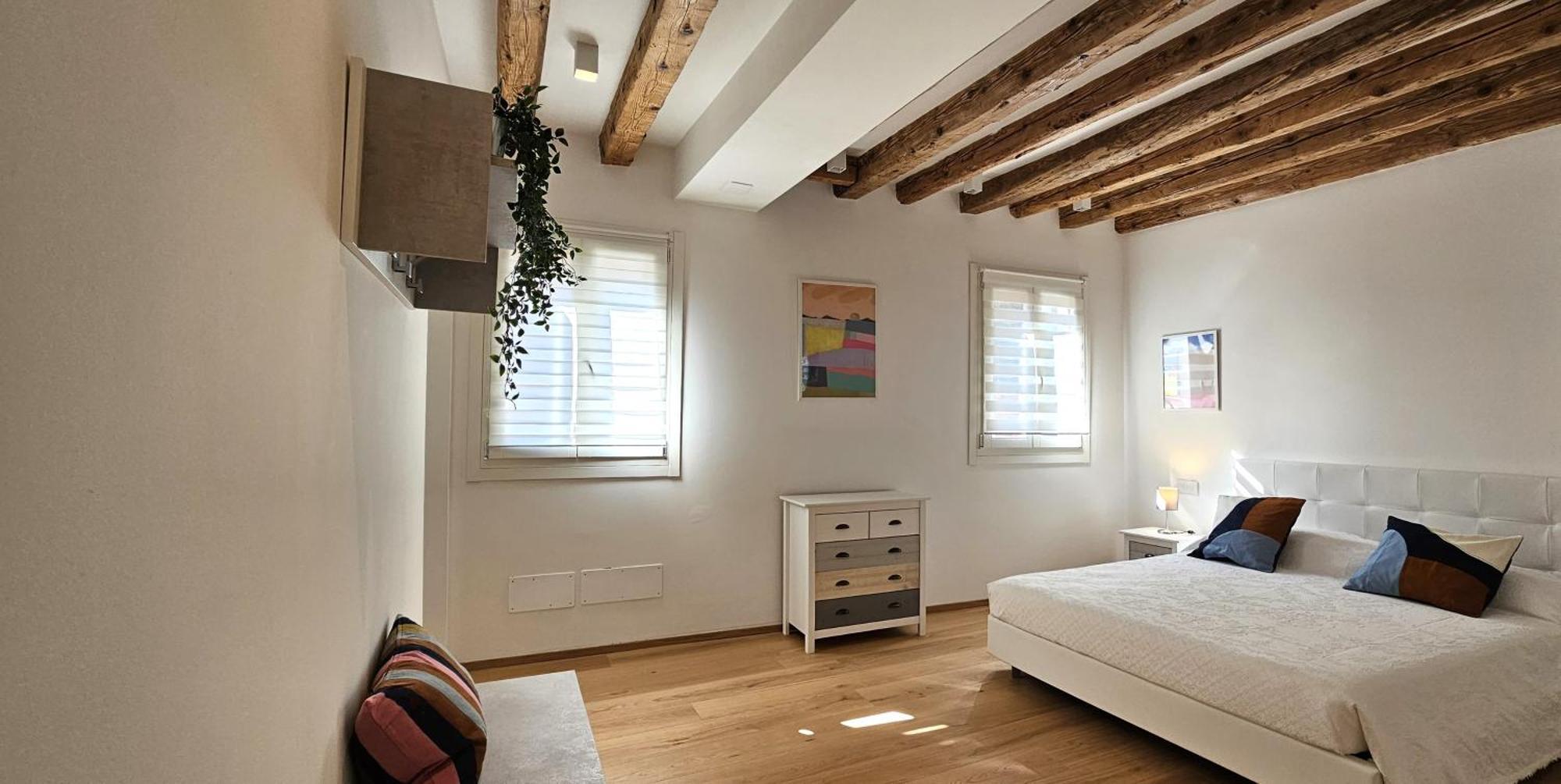 Small With Private Garden Venise